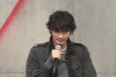 綾野剛 家族構成 父親 母親 スナック 幼少期 生い立ち